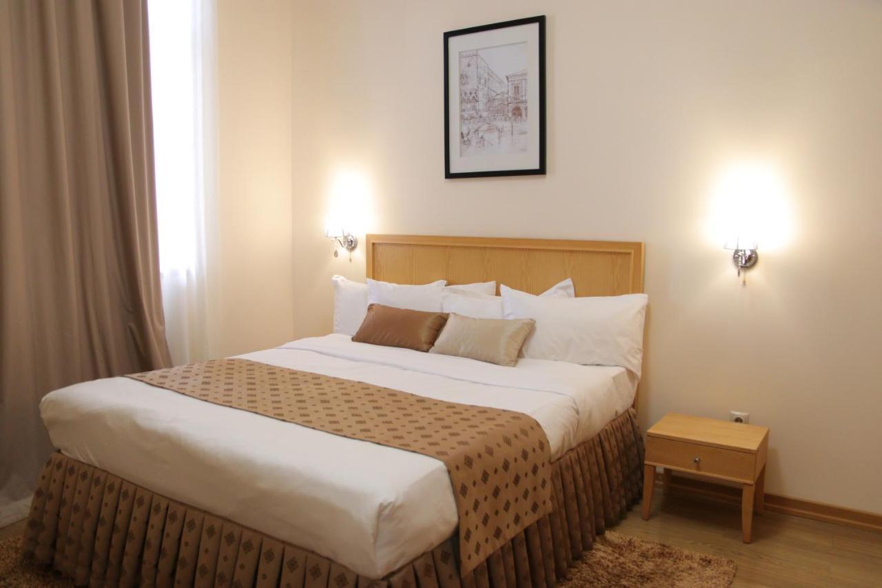 Atb Grand Hotel Atyraū Extérieur photo