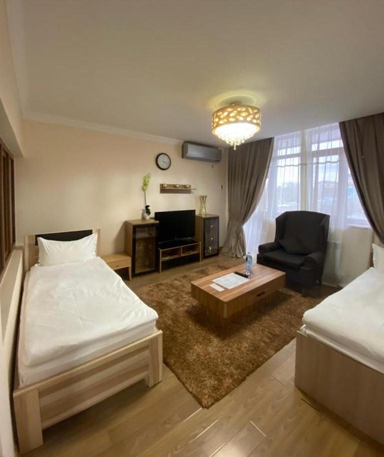 Atb Grand Hotel Atyraū Extérieur photo