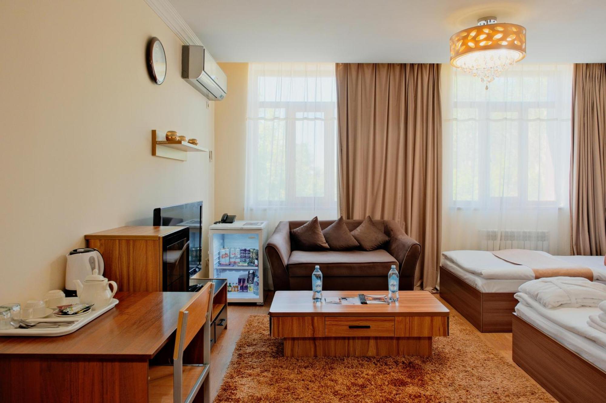 Atb Grand Hotel Atyraū Chambre photo