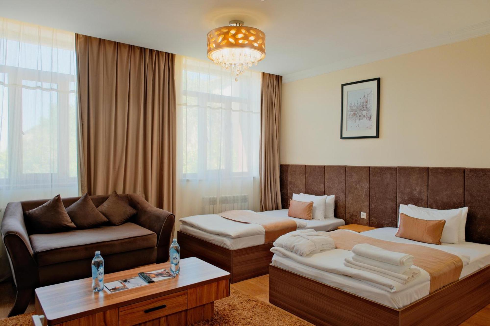 Atb Grand Hotel Atyraū Chambre photo