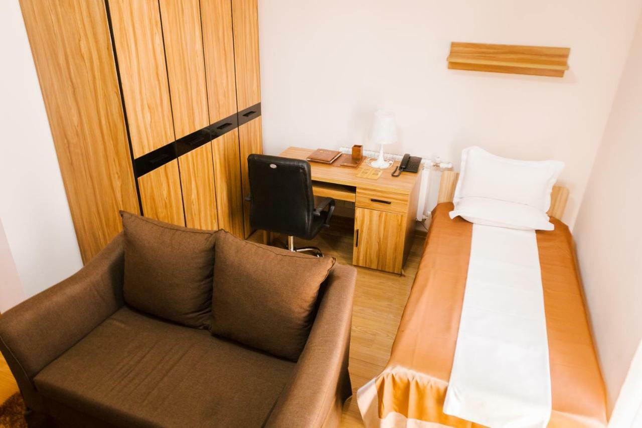Atb Grand Hotel Atyraū Extérieur photo